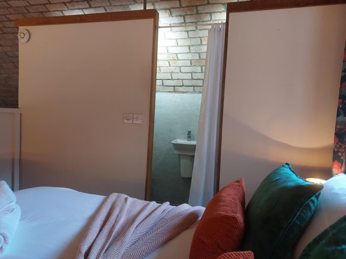 Converted Factory Loft Apartment บริสตอล ภายนอก รูปภาพ