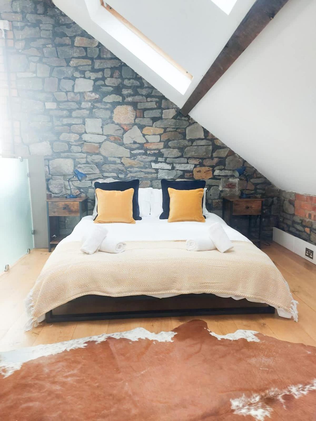 Converted Factory Loft Apartment บริสตอล ภายนอก รูปภาพ