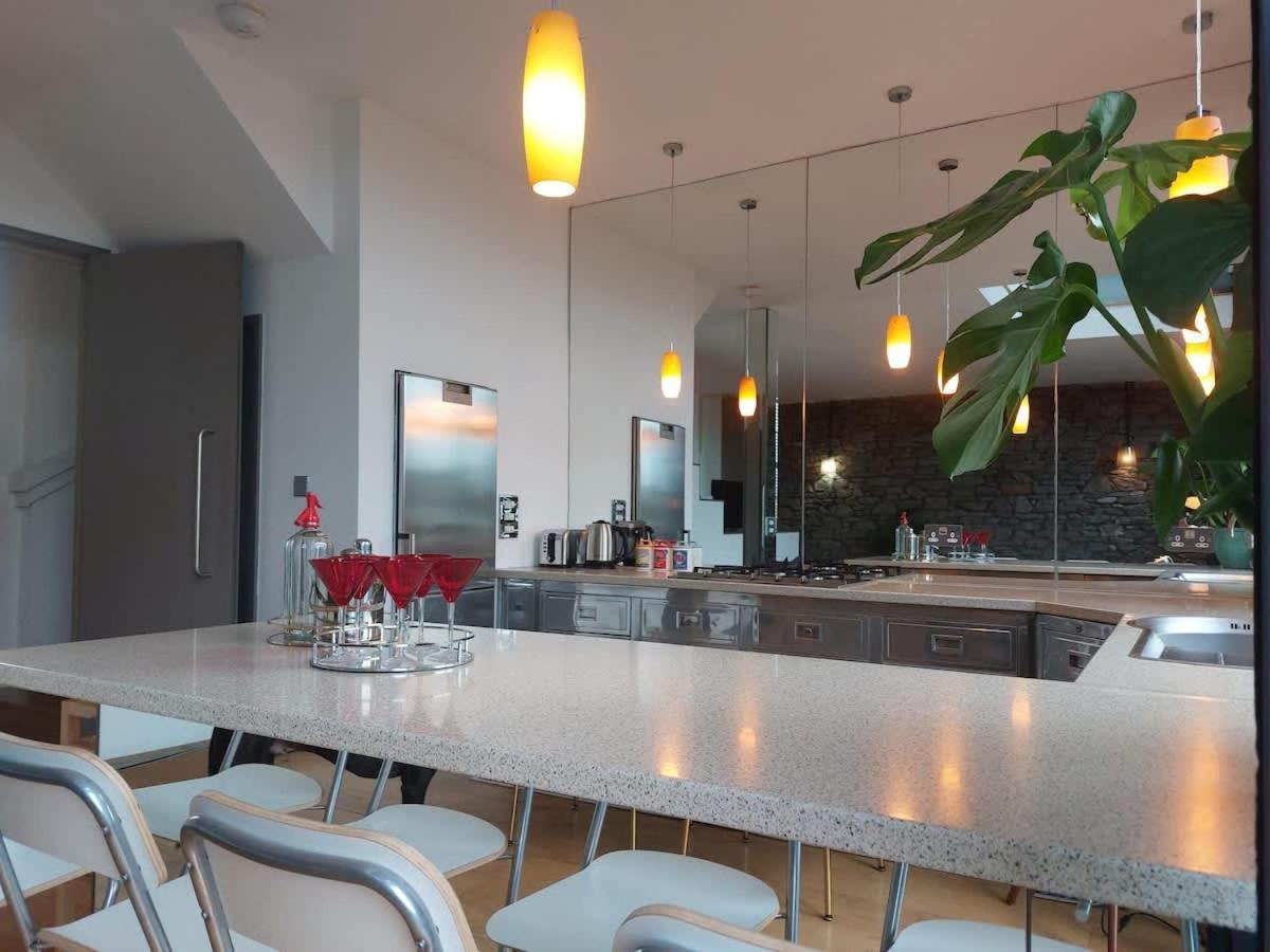 Converted Factory Loft Apartment บริสตอล ภายนอก รูปภาพ