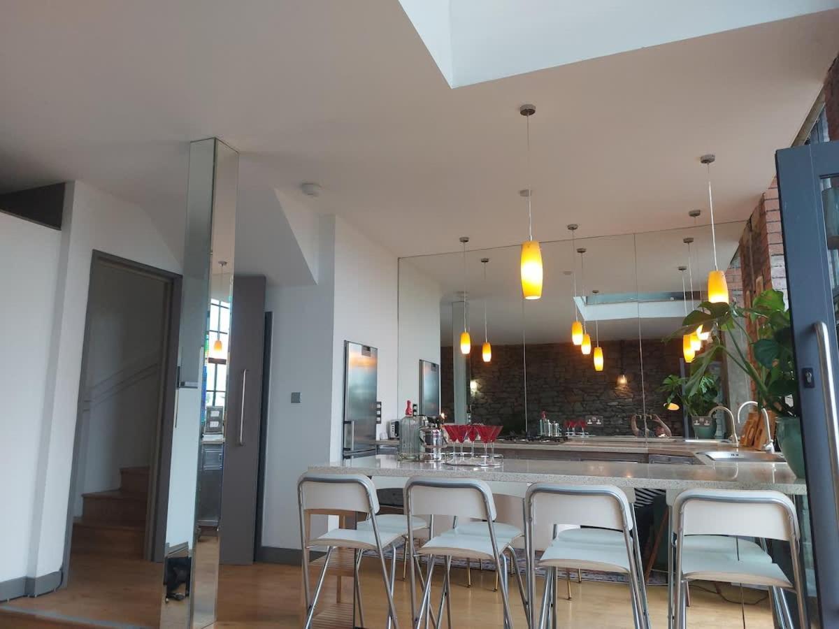 Converted Factory Loft Apartment บริสตอล ภายนอก รูปภาพ