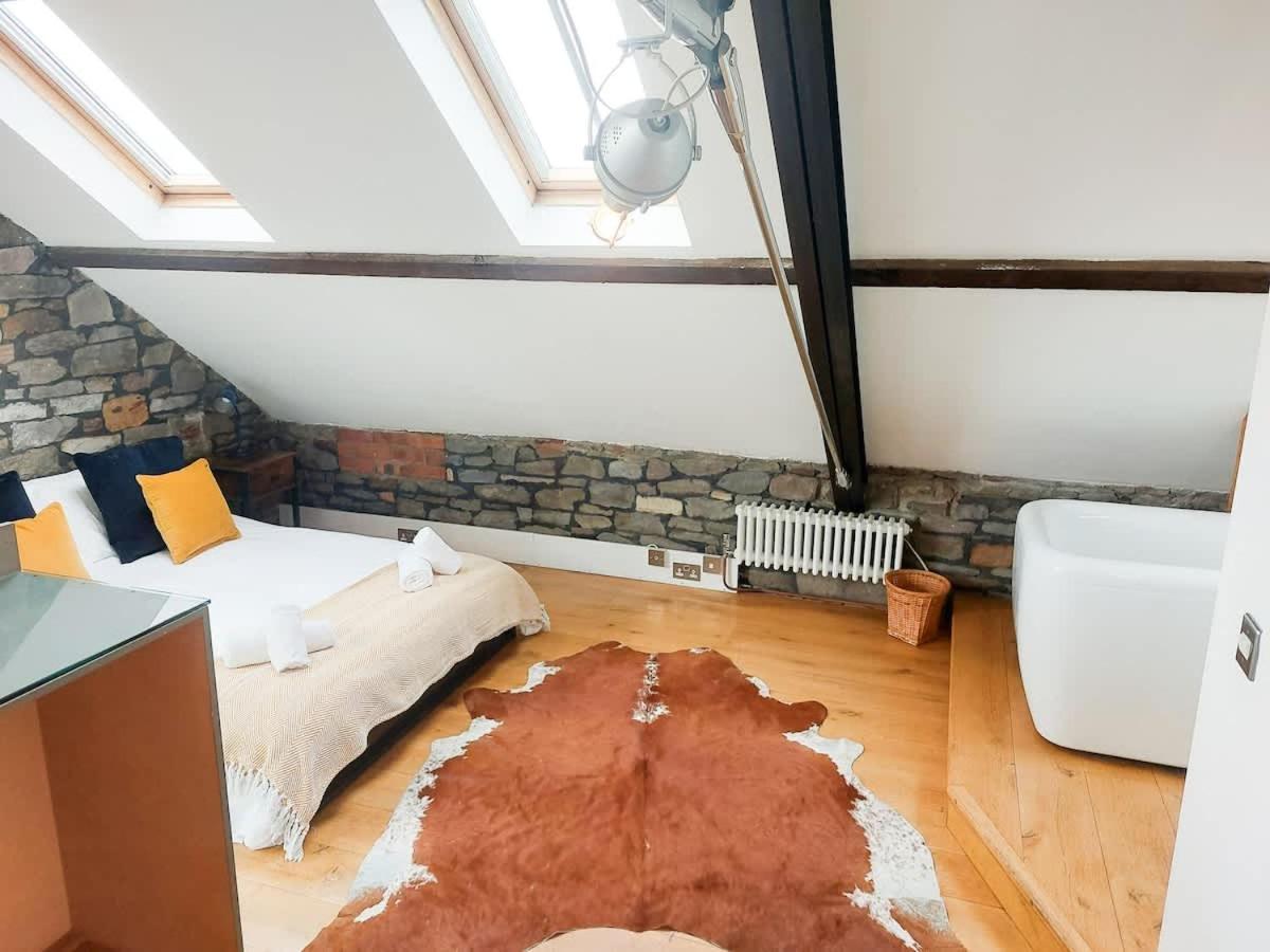Converted Factory Loft Apartment บริสตอล ภายนอก รูปภาพ
