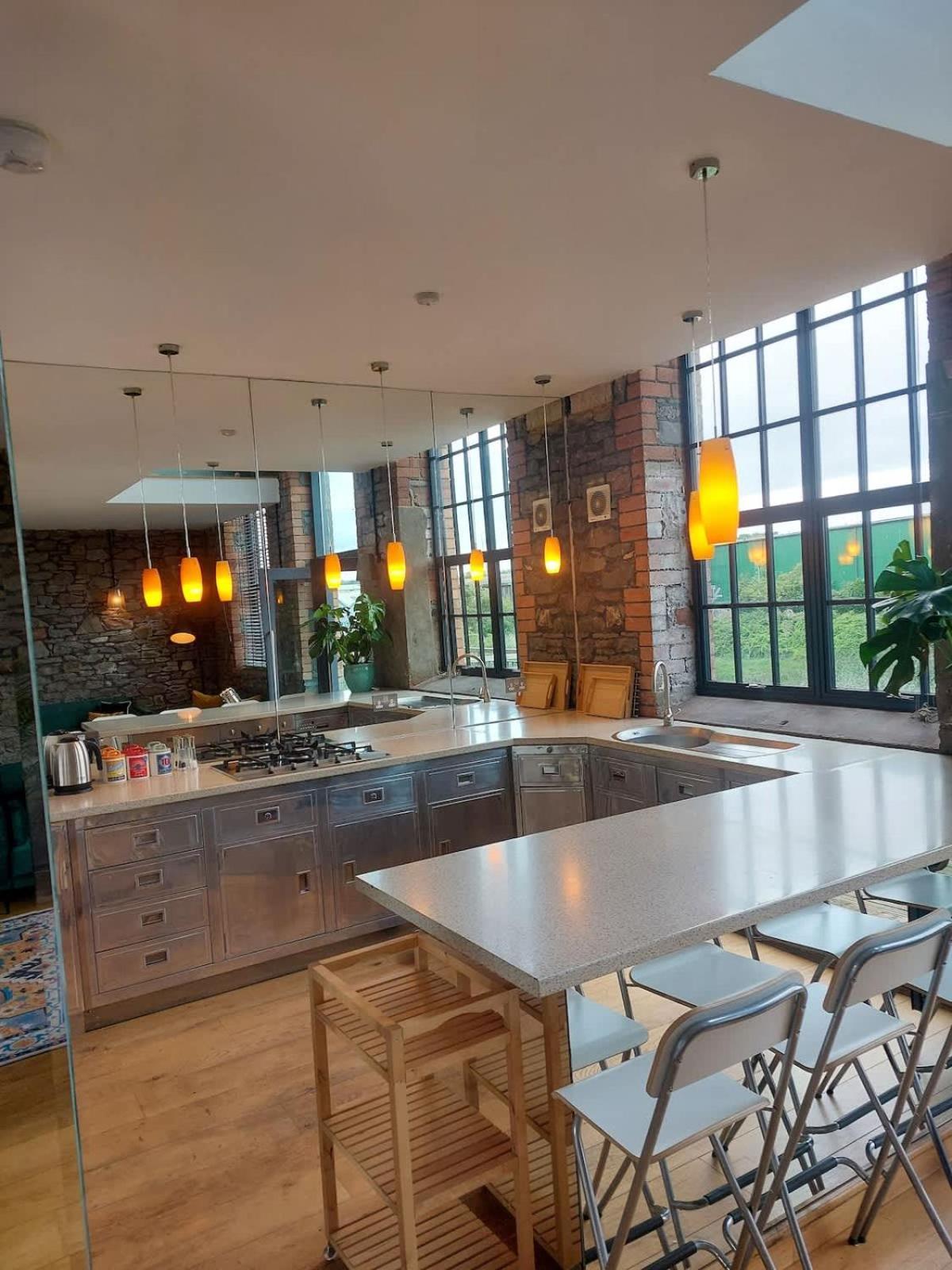 Converted Factory Loft Apartment บริสตอล ภายนอก รูปภาพ
